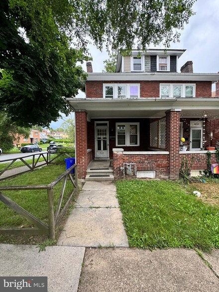1855 Holly St, Harrisburg, PA 17104