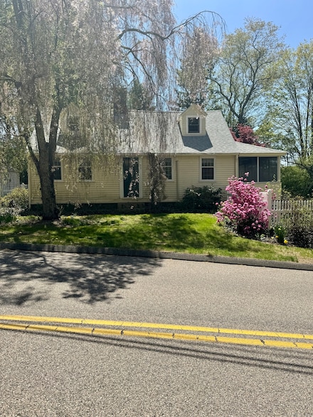 46 Gurley Rd, Waterford, CT 06385