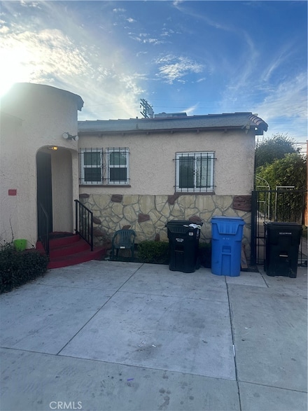 8943 S Hobart Blvd, Los Angeles, CA 90047
