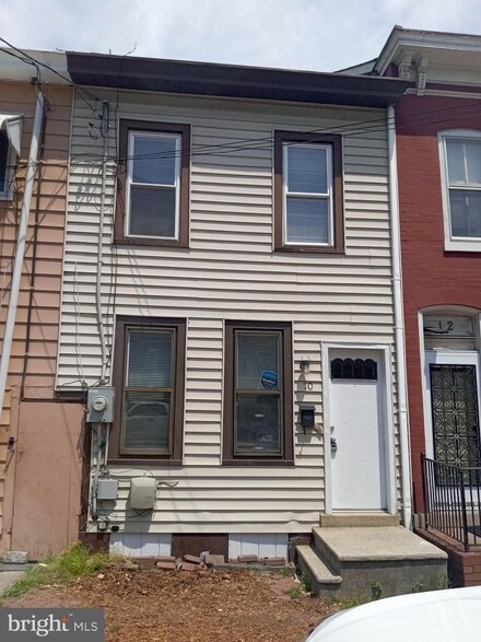 10 Woodland St, Trenton, NJ 08611