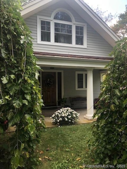 53 Linden Ave, Branford, CT 06405