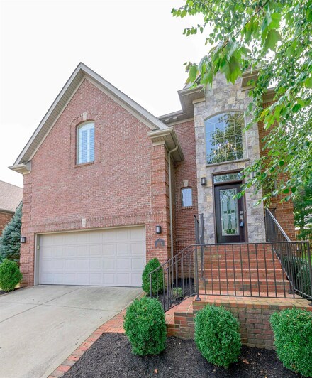3924 Palomar Cove Ln, Lexington, KY 40513