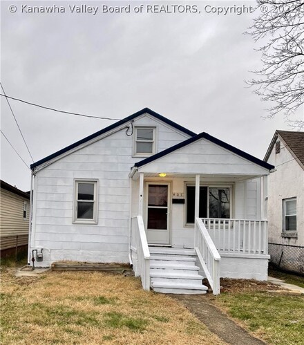 407 18th St, Dunbar, WV 25064