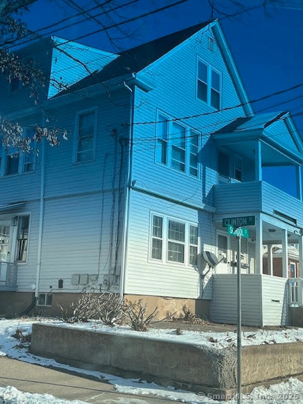 219 School St, Manchester, CT 06040