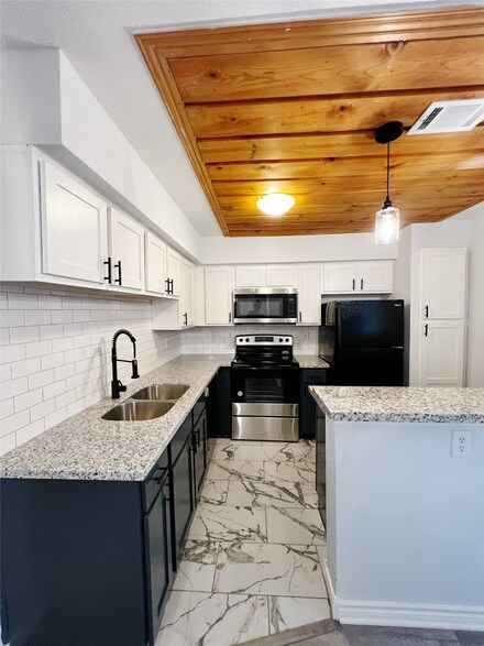 16800 Sugar Pine Dr Unit F47, Houston, TX 77090