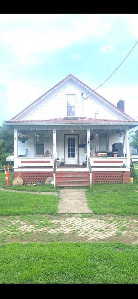 215 Foundry St, New Martinsville, WV 26155