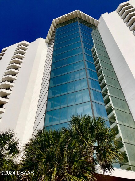 2425 S Atlantic Ave Unit 302, Daytona Beach, FL 32118