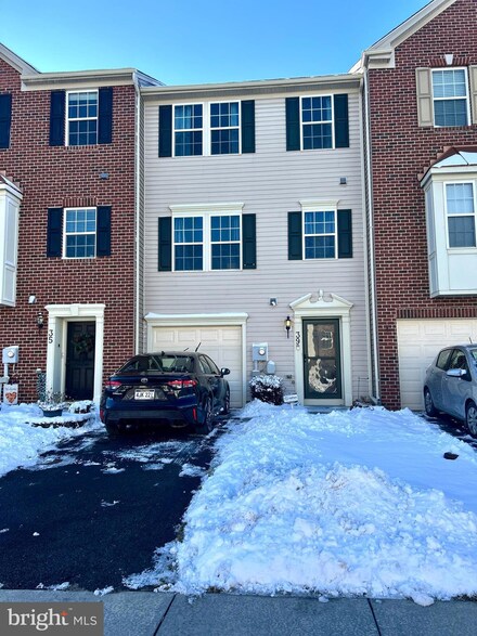 39 Tidewater Terrace, Falling Waters, WV 25419