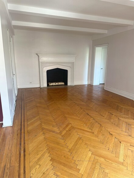 50 Glenwood Ave Unit 310, Jersey City, NJ 07306