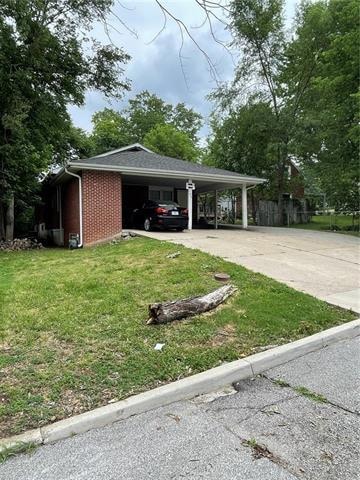 102 Southview Dr, Excelsior Springs, MO 64024