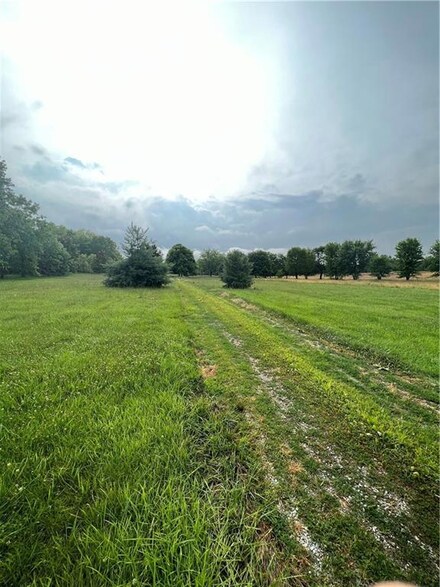 4996 Stevens Rd, Centerville, IN 47330