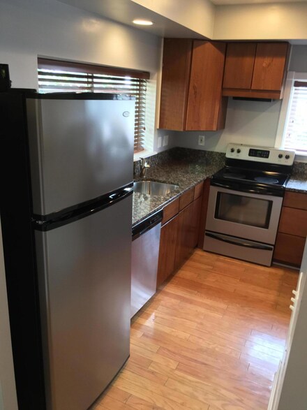 1104 Perry St Unit E, Columbus, OH 43201