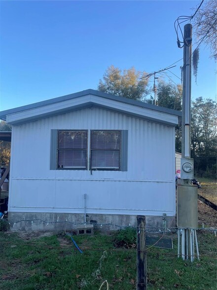15850 NE 2 Place, Williston, FL 32696