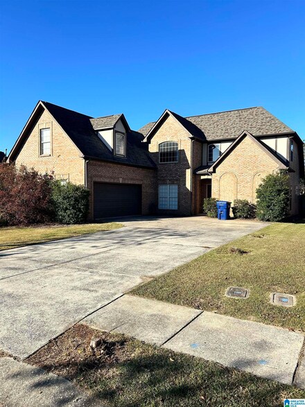 505 Oak Leaf Cir, Pell City, AL 35125