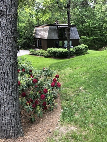 79 Hillside Rd, South Deerfield, MA 01373