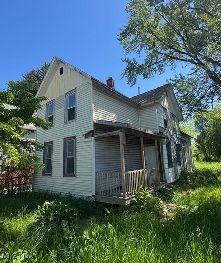 3213 W 46th St, Cleveland, OH 44102