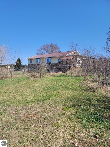 5341 Puffer Rd SW, South Boardman, MI 49680