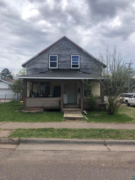 344 8th St, Cloquet, MN 55720