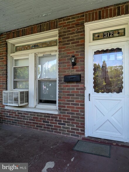 312 Washburn Ave, Brooklyn, MD 21225
