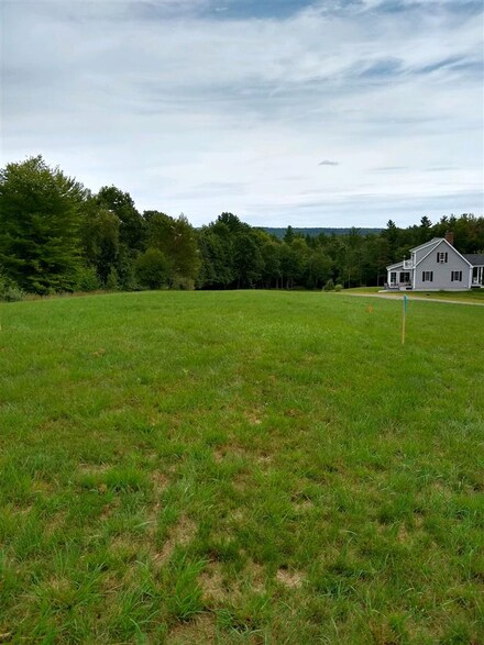 96 Shaw Rd, Northfield, NH 03276