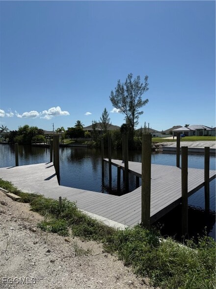 2330 NW 36th Ave, Cape Coral, FL 33993