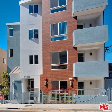 11912 Laurelwood Dr Unit 401, Studio City, CA 91604