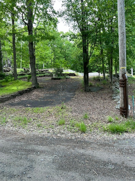 5078 Yukon Dr, East Stroudsburg, PA 18302