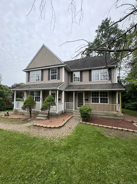 1211 New Britain Ave, West Hartford, CT 06110
