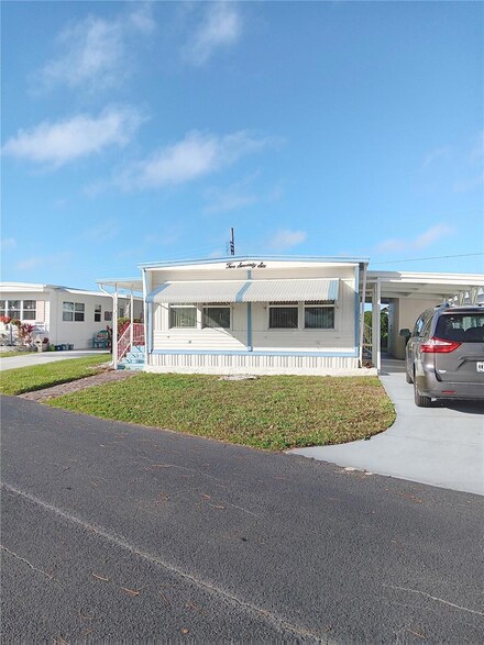 276 Inner Dr W, Venice, FL 34285