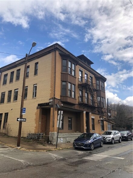 318 Middle Ave, Wilmerding, PA 15148