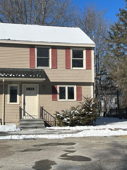 162 Beach St Unit 11, Saco, ME 04072