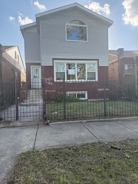 7736 S Oglesby Ave, Chicago, IL 60649
