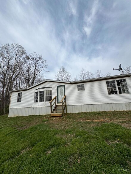 3690 Pumpkin Ridge Rd, West Union, OH 45693