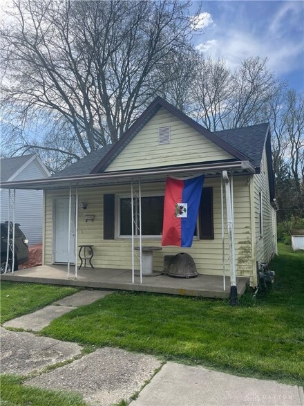 393 E 3rd St, Xenia, OH 45385
