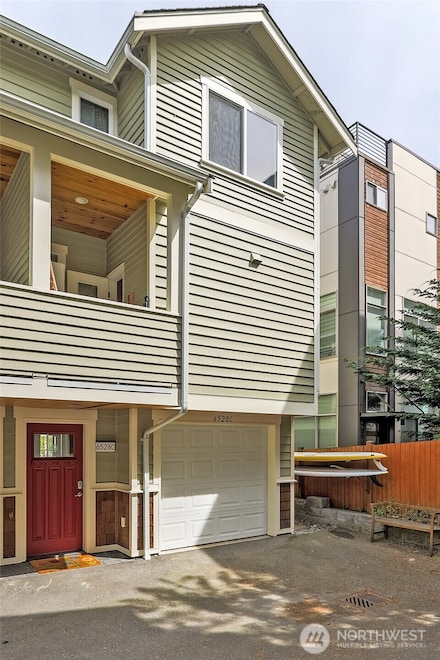 6528 34th Ave NE Unit C, Seattle, WA 98115
