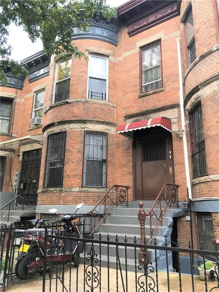 816 42nd St, Brooklyn, NY 11232