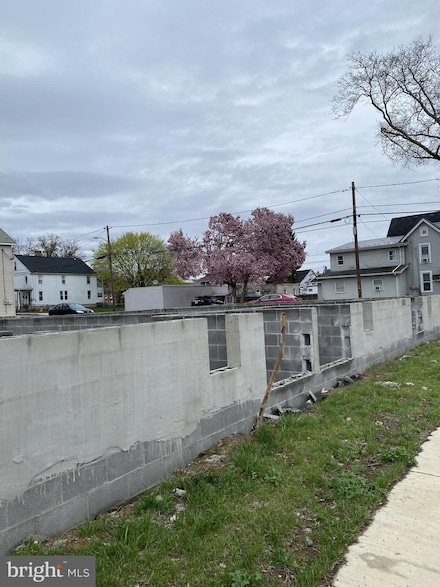 131-135-137 E Garfield St, Chambersburg, PA 17201