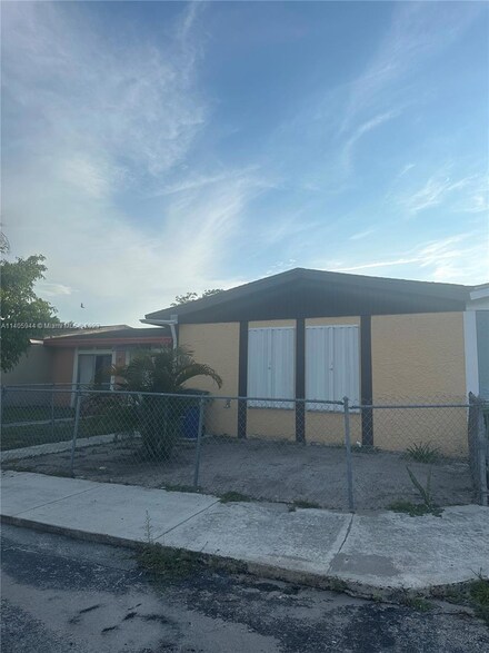 21444 NW 40th Cir Ct Unit 21444, Miami Gardens, FL 33055