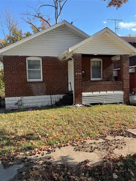 8340 Eton Place, Saint Louis, MO 63136
