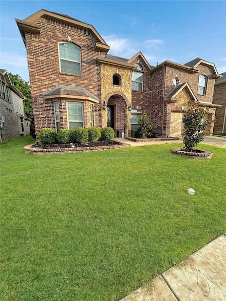 202 Ravenel St, Glenn Heights, TX 75154