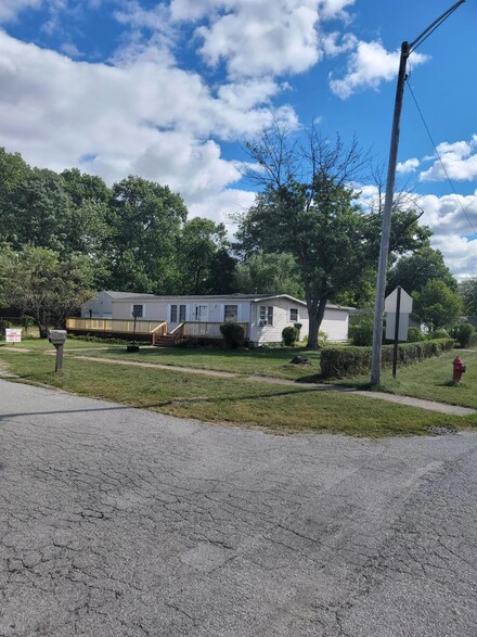 103 Lincoln Ave, Hobart, IN 46342