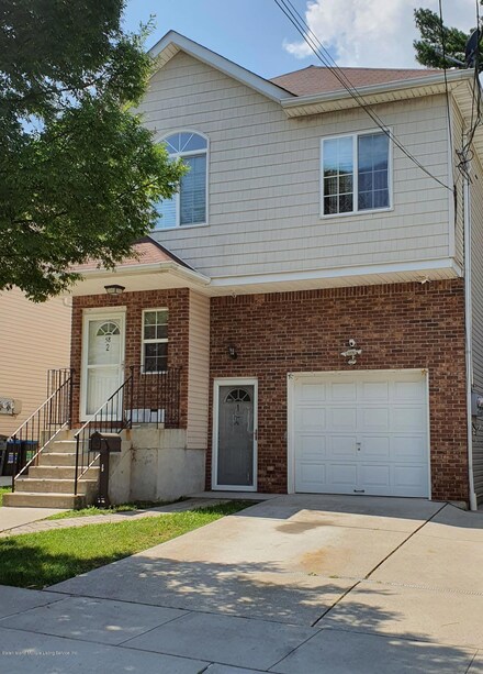 58 Grandview Ave, Staten Island, NY 10303