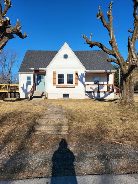 131 Harvey Ave, Oak Hill, WV 25901