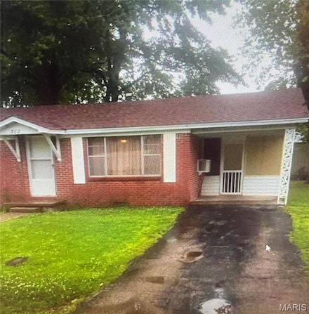 302 Central St, Hornersville, MO 63855