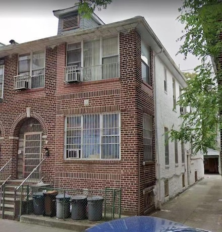 911 48th St, Brooklyn, NY 11219