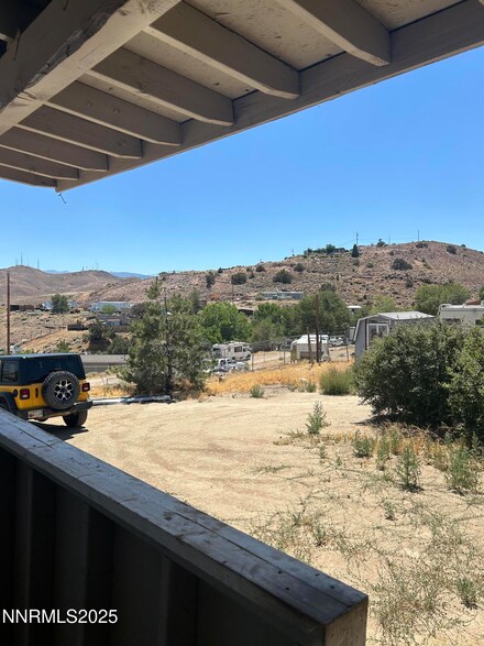 305 Quartz Ln, Sun Valley, NV 89433