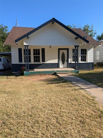 1141 S 15th St, Abilene, TX 79602