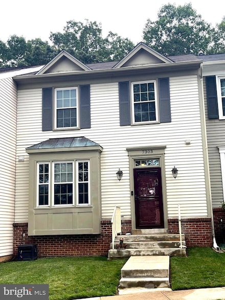 7303 Treetop Hill Ln, Springfield, VA 22152