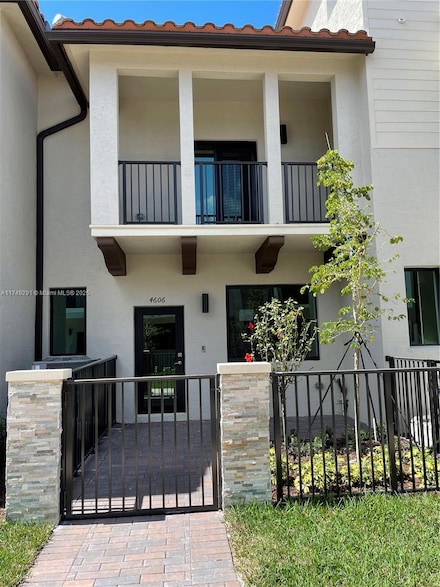 4606 NW 83rd Path, Doral, FL 33166