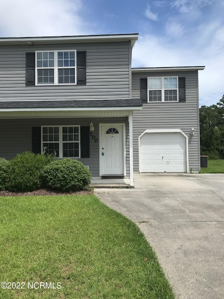 100 E Coopers Ct, Hubert, NC 28539
